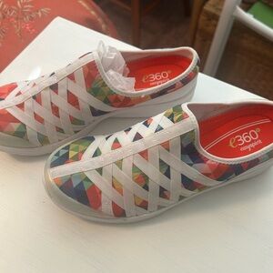 Easy Spirit Kids Multicolor Geometric Sneakers
